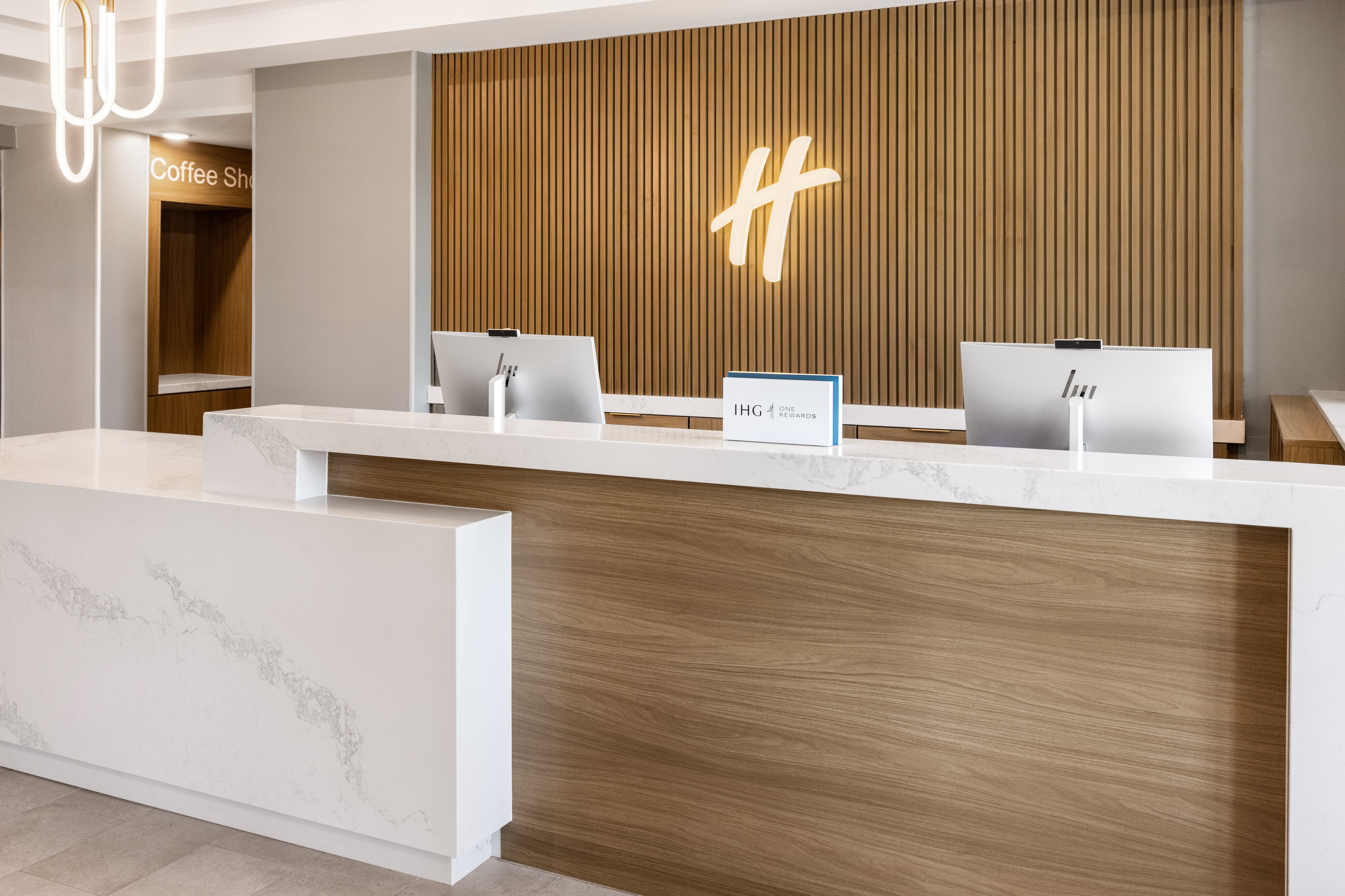 Lobby at Holiday Inn & Suites Columbia NE - Ft Jackson Area by IHG, COLUMBIA - SC