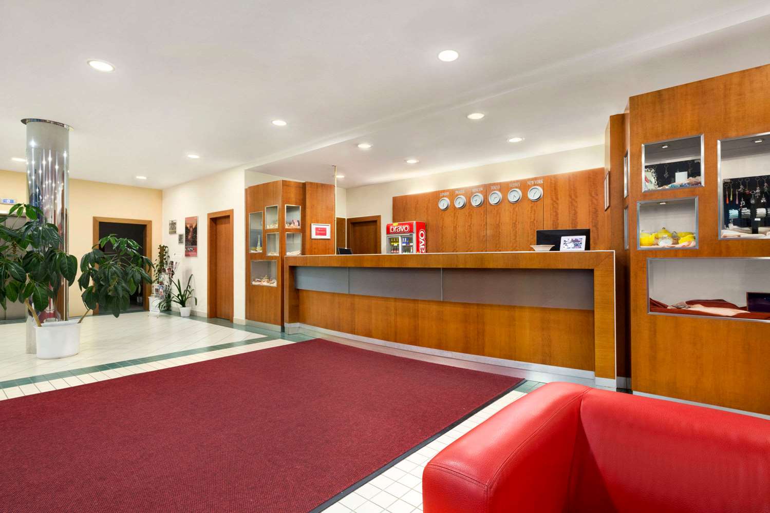 Ramada by Wyndham Airport Prague 2/17