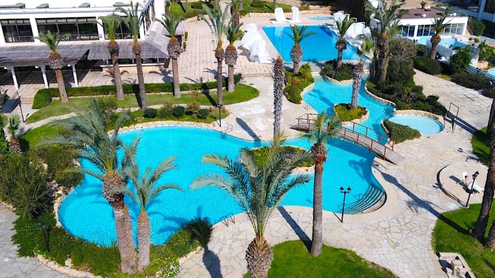 Sandy Beach Hotel & Spa 53/66