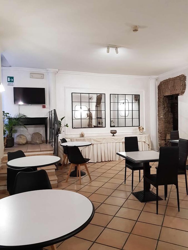 Hotel Julia 43/66