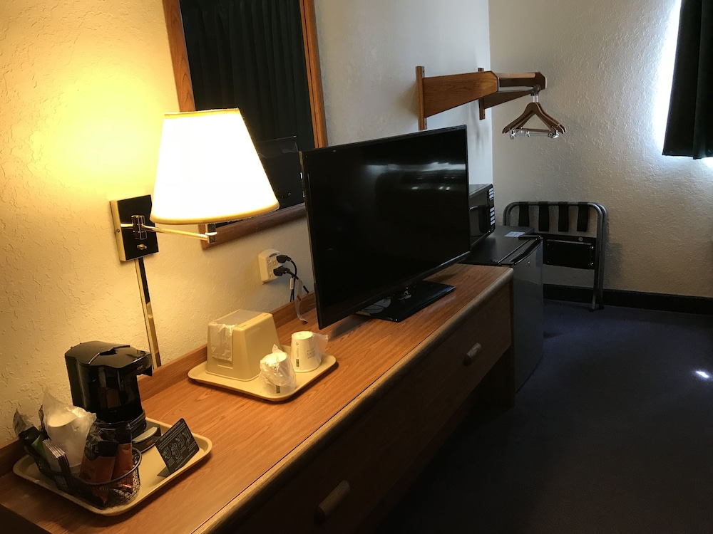 Super 8 by Wyndham Sidney NY 22/30