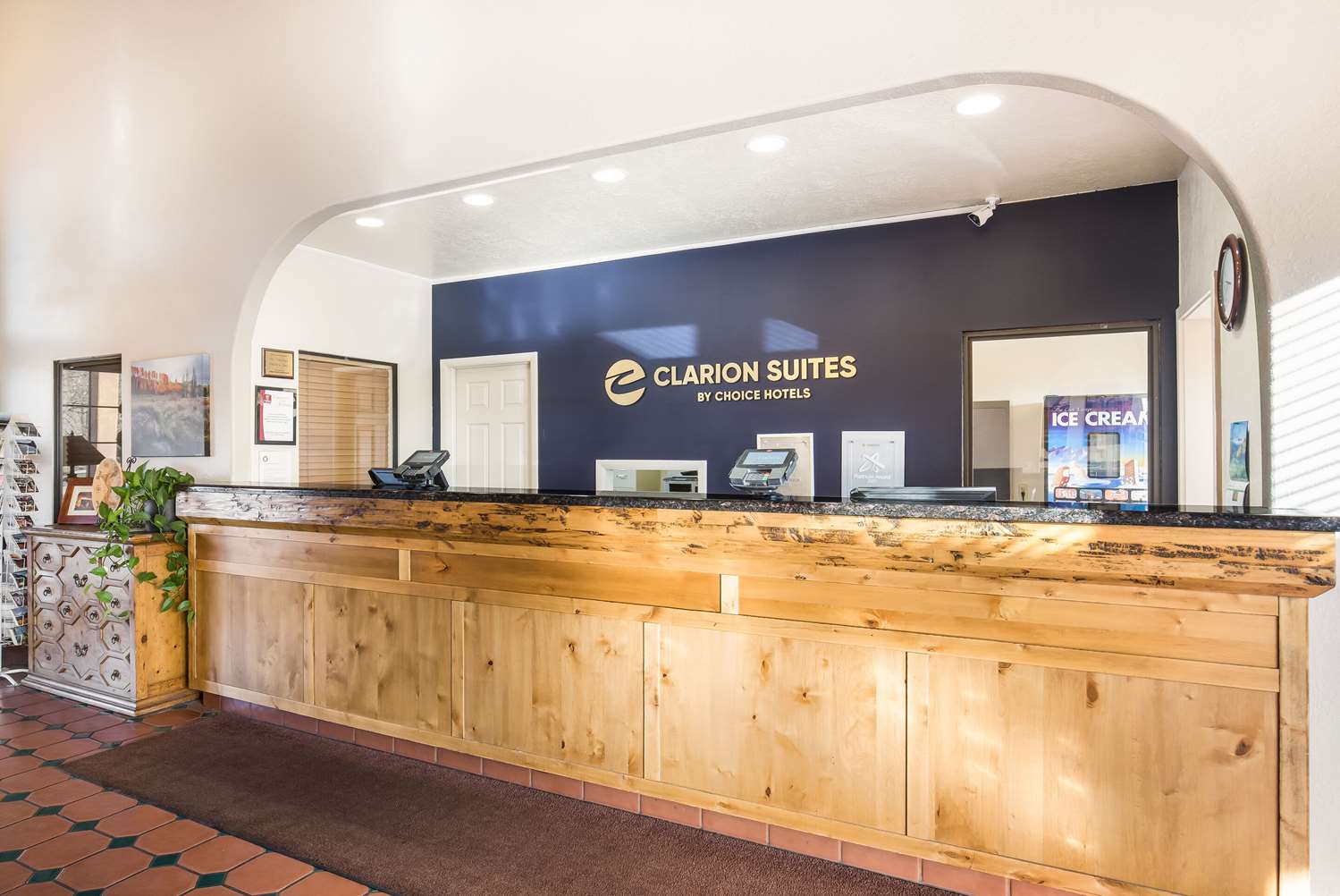 Clarion Suites St George - Convention Center Area 1/17