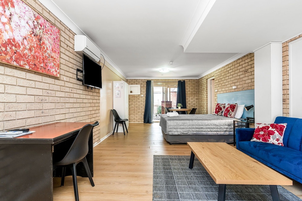 LISMORE WILSON MOTEL 38/61