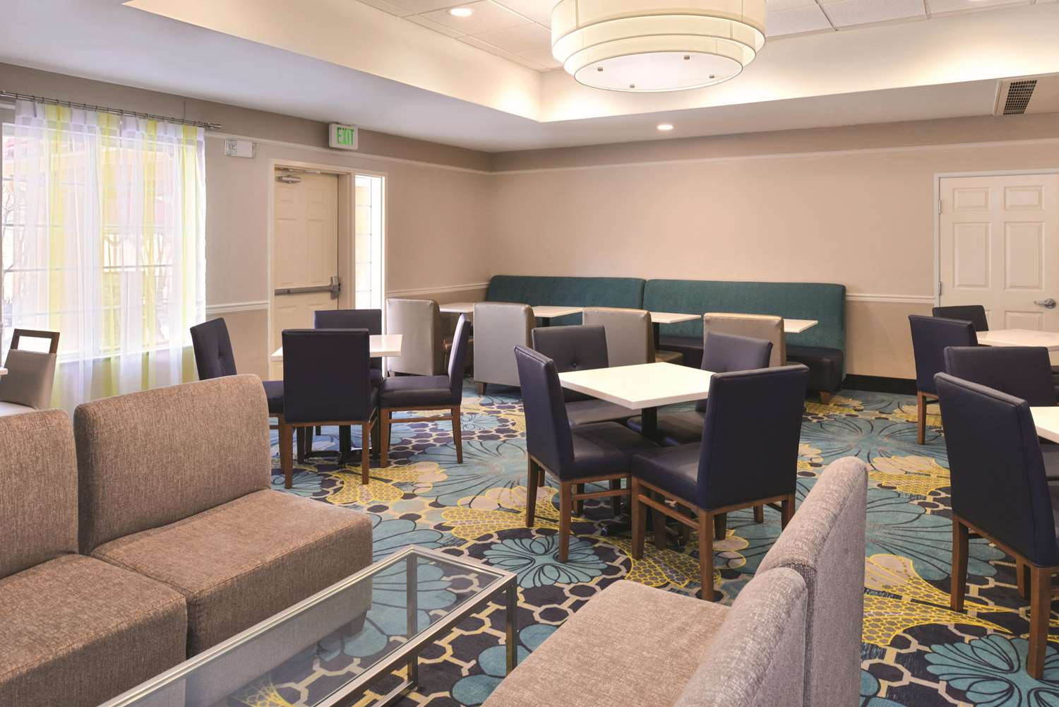 La Quinta Inn & Suites by Wyndham Ruidoso Downs 49/55