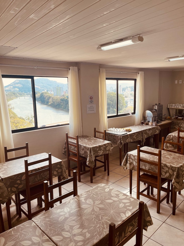 Acomodare Hotel 37/43