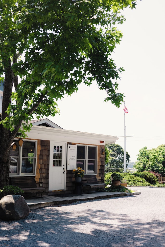Hampton Maid Hotel 6/50