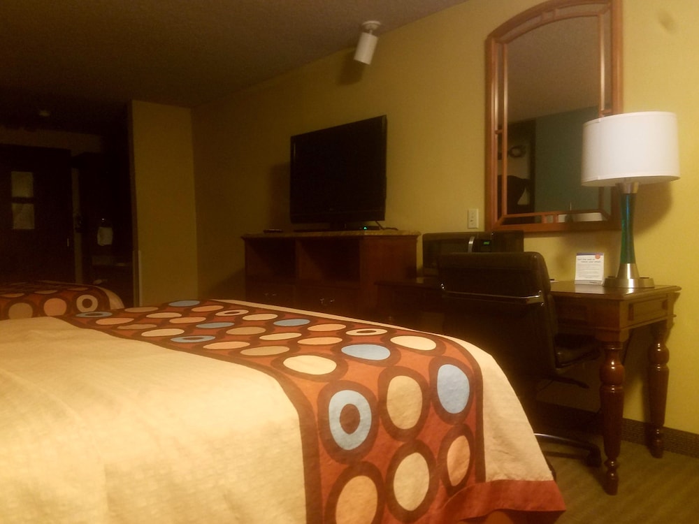 Super 8 by Wyndham Casper East/Evansville 20/33