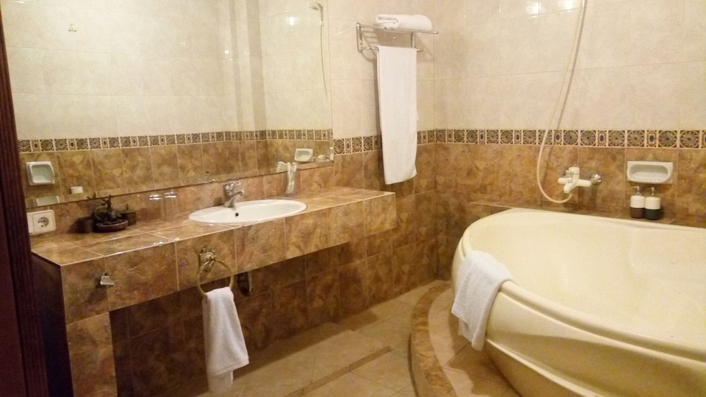 Hotel O Bandung near Stadion Siliwangi formerly The Ethnic Hotel Bandung 78/79