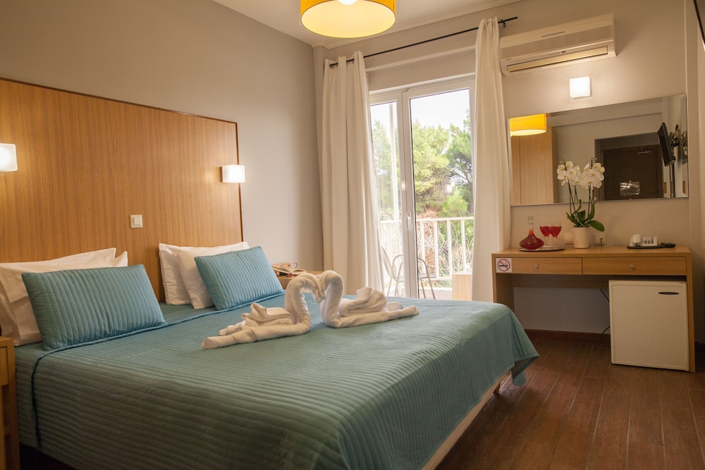 Myrto Hotel 34/90