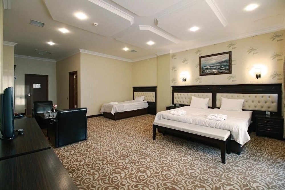 NEW BAKU HOTEL 10/50