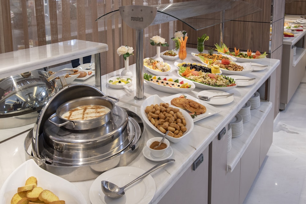 Corp Executive Hotel Doha Suites 38/50