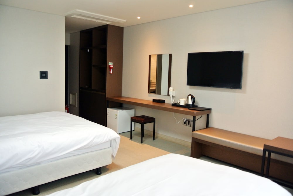 Jeju Noblesse Tourist Hotel 9/31