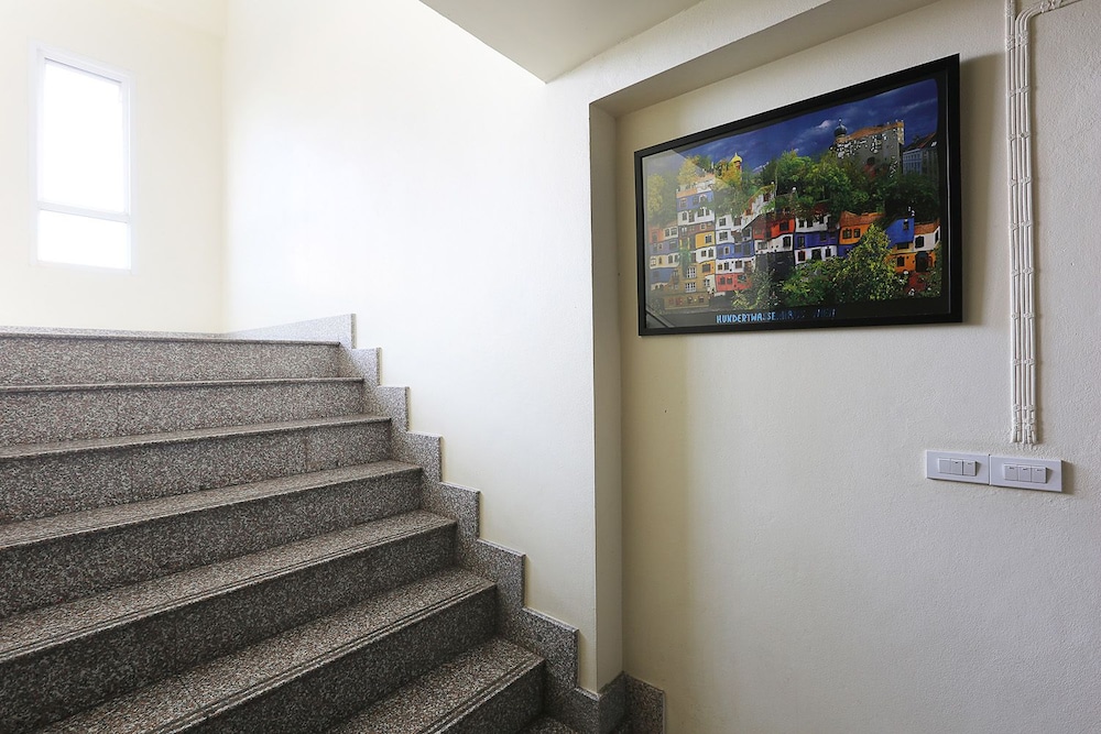 V Place Residence 25/50