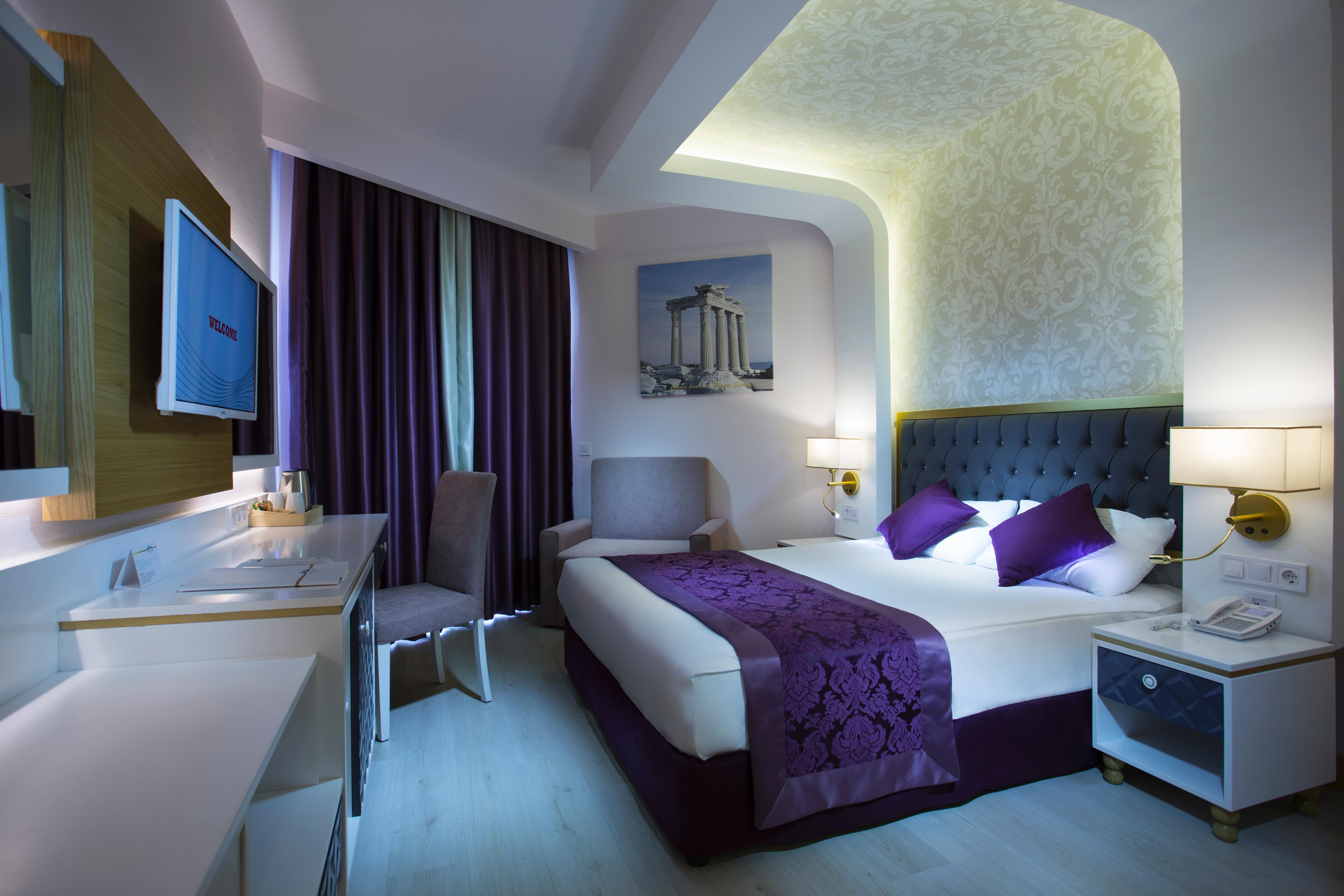 Water Side Resort And Spa 13/50