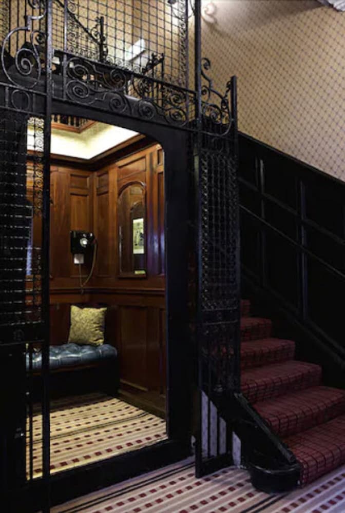 Parliament House Hotel 3/65