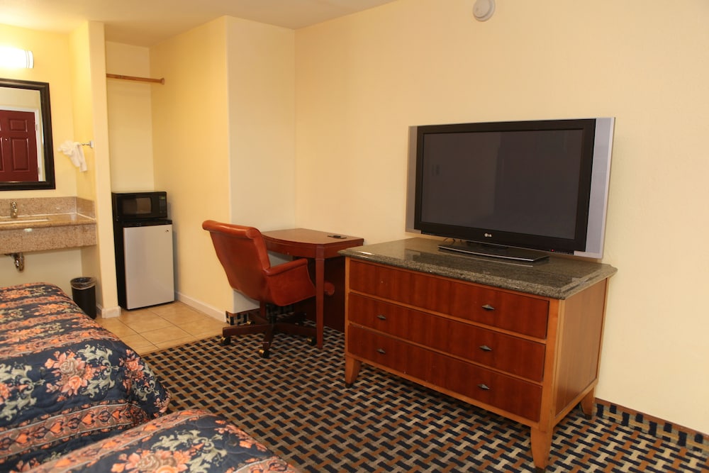 Bay Breeze Inn 48/56
