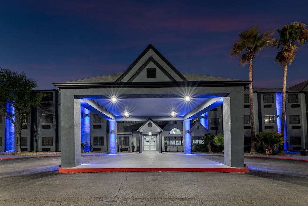 Baymont by Wyndham San Antonio Downtown 35/40