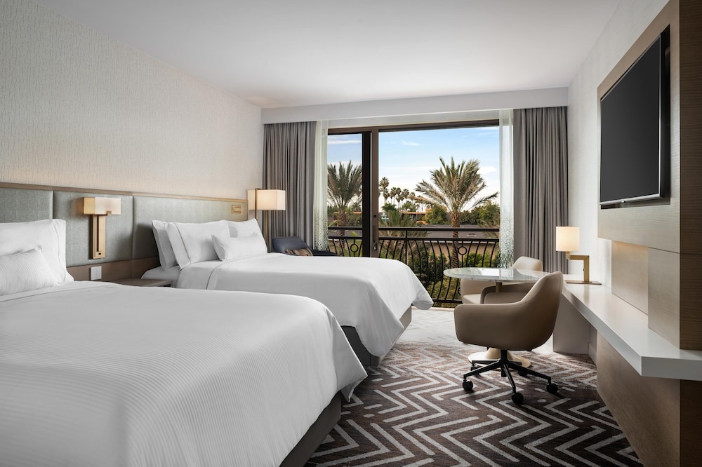 ROOM, 2 QUEEN BEDS, RESORT VIEW, BALCONY