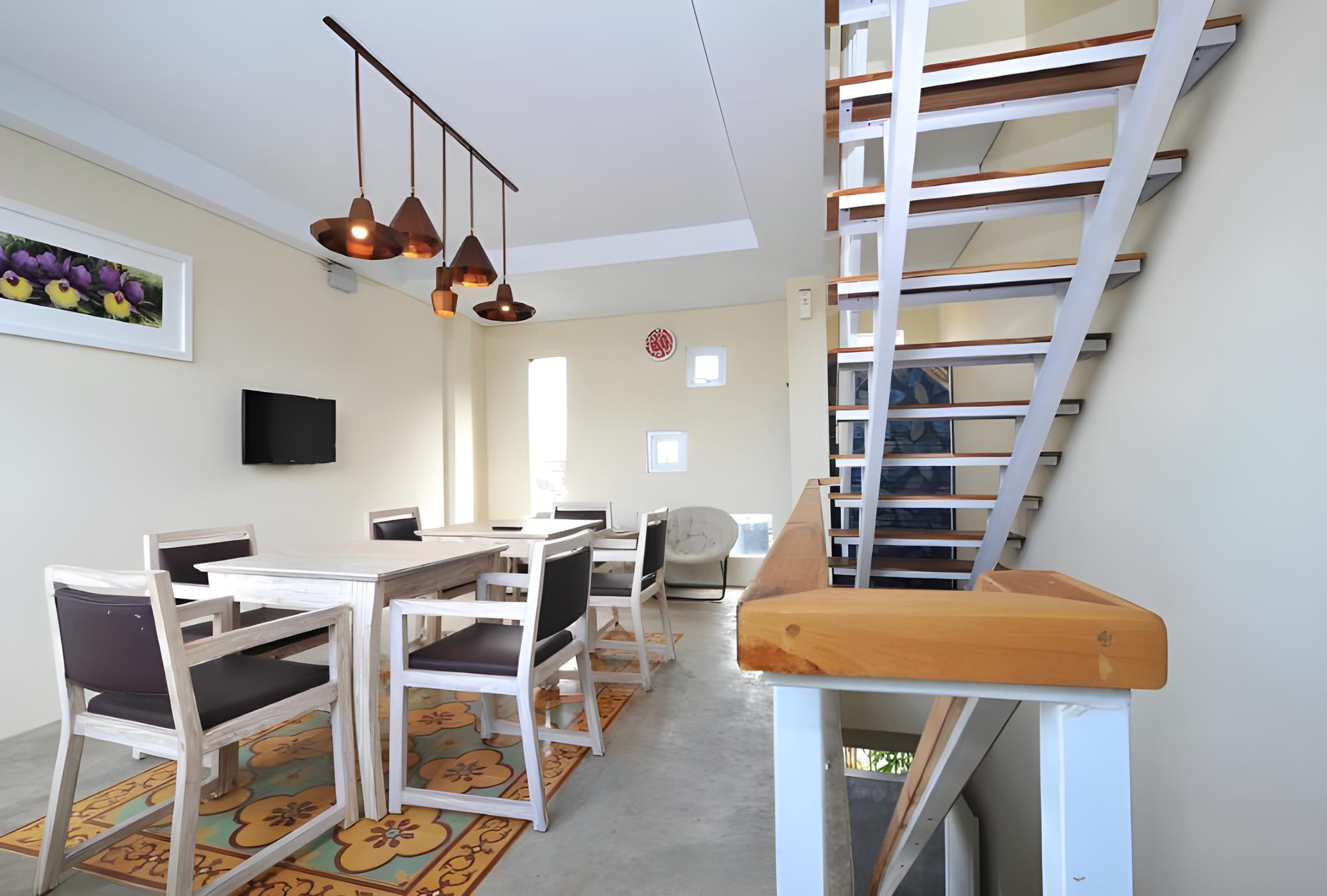 Zen Rooms Pogung Syariah 14/23