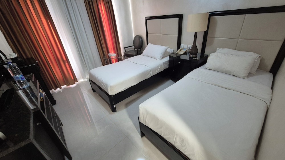 LE VENDOME HOTEL 7/47