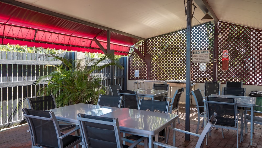 CAIRNS HOLIDAY LODGE 10/16