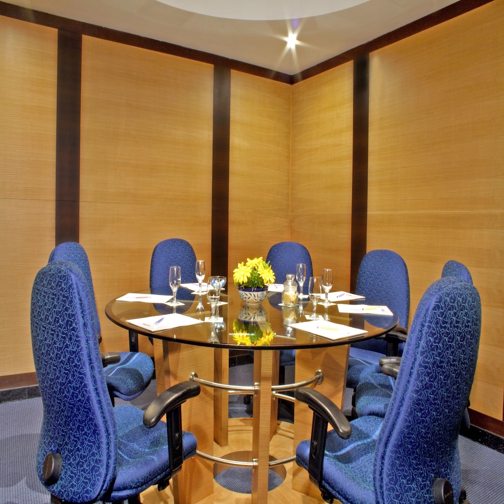 Aditya Park A Sarovar Portico Hotel 44/48