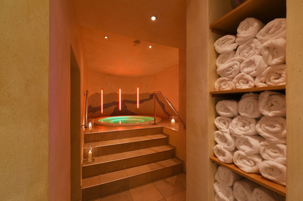 Cella Central Historic Boutique Hotel 36/69