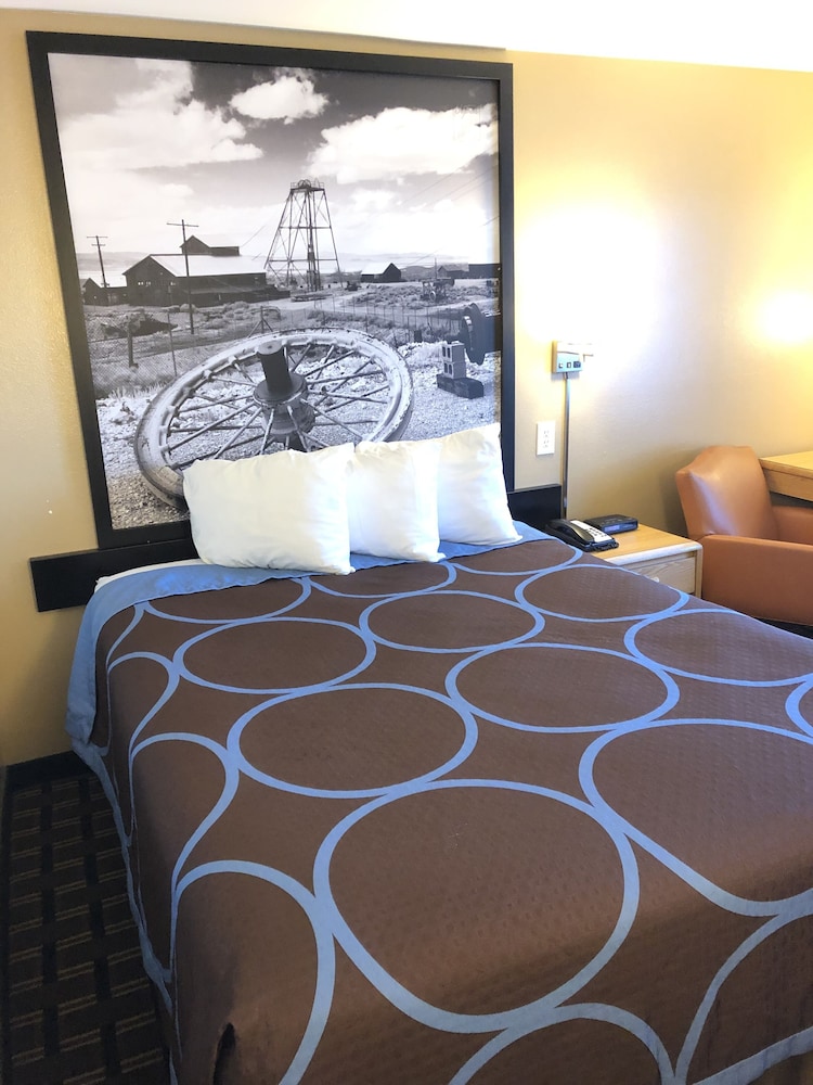 Super 8 by Wyndham Carson City/Lake Tahoe 11/28