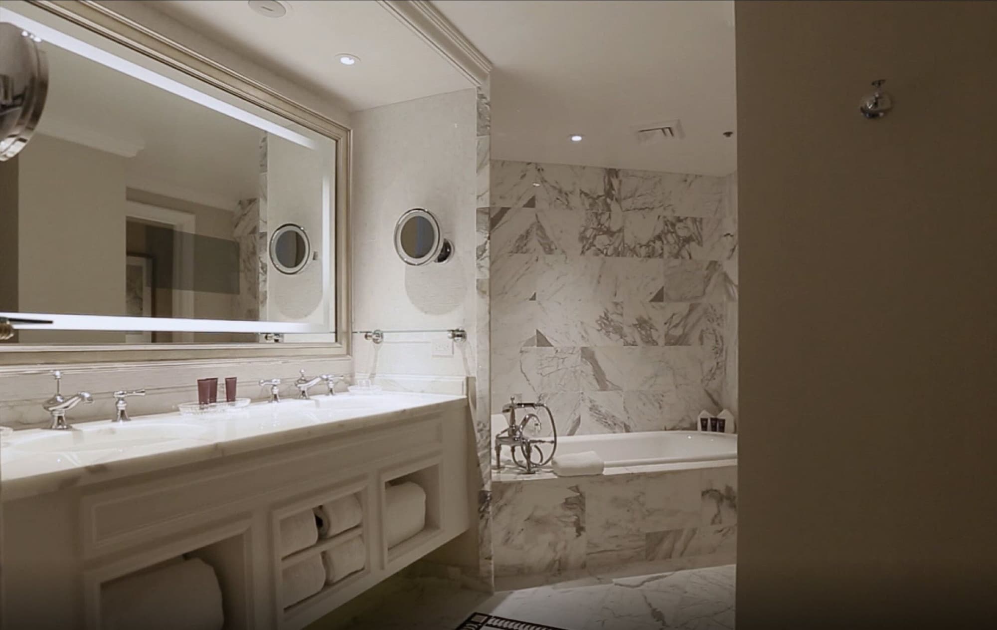 1 Bedroom, Presidential, Suite, King Bed, Ocean Front، Ritz Carlton Naples 2/2