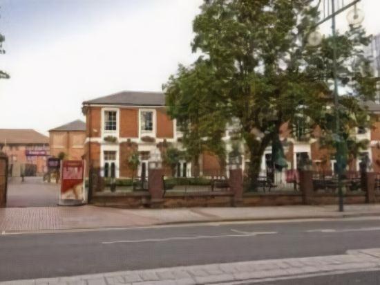 Premier Inn Birmingham City Centre Broad Street 8/32