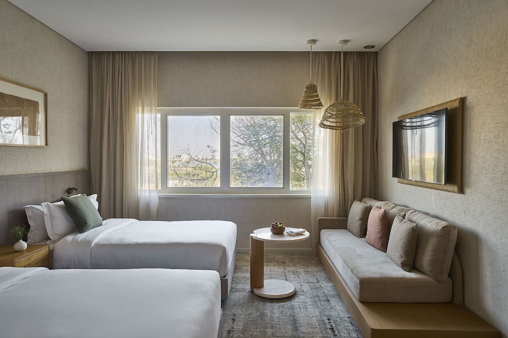 DELUXE, TWIN BEDS