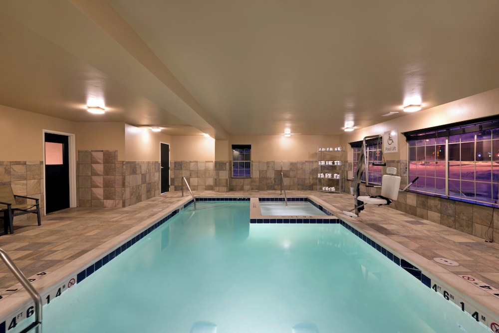 Holiday Inn Express And Suites Fraser Winter Park Area Formerly the Pinnacle Lodge 35/73
