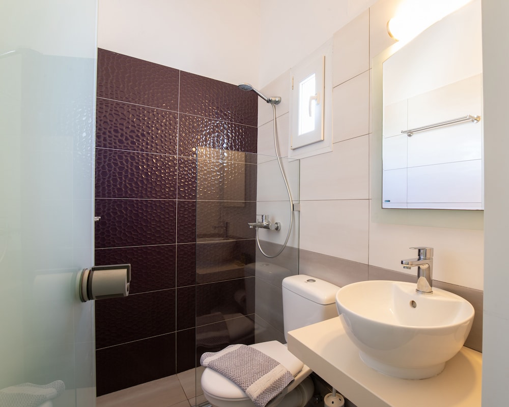 Eleftheria Hotel 46/50