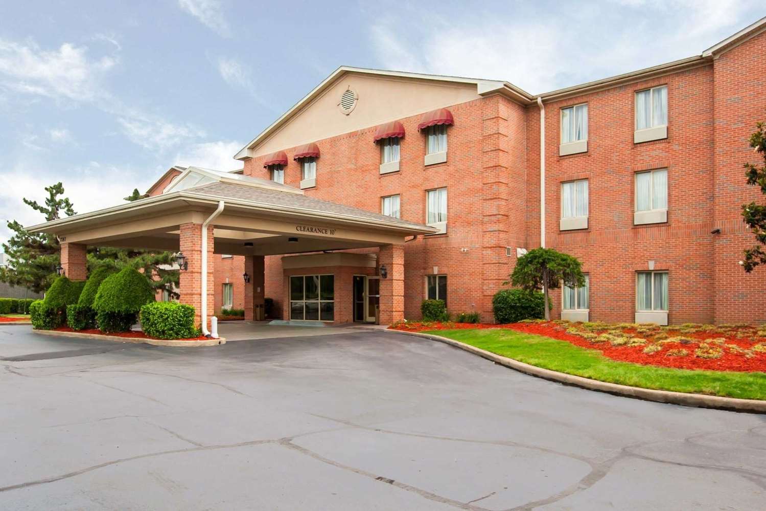 Quality Inn and Suites Germantown North 2/37