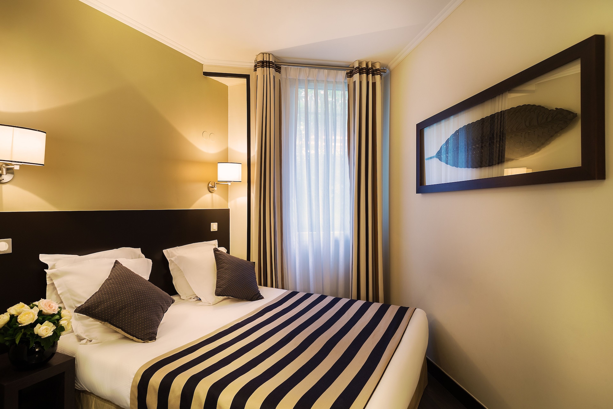 ROOM, DOUBLE BED