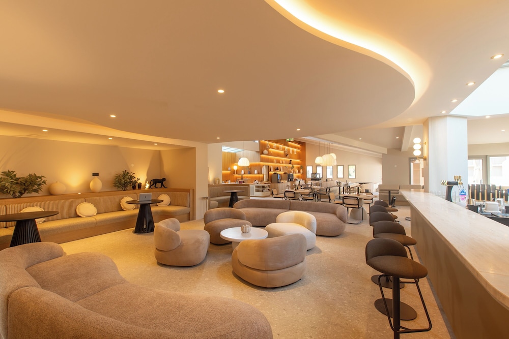 Golden Tulip Avignon Le Paradou 38/66
