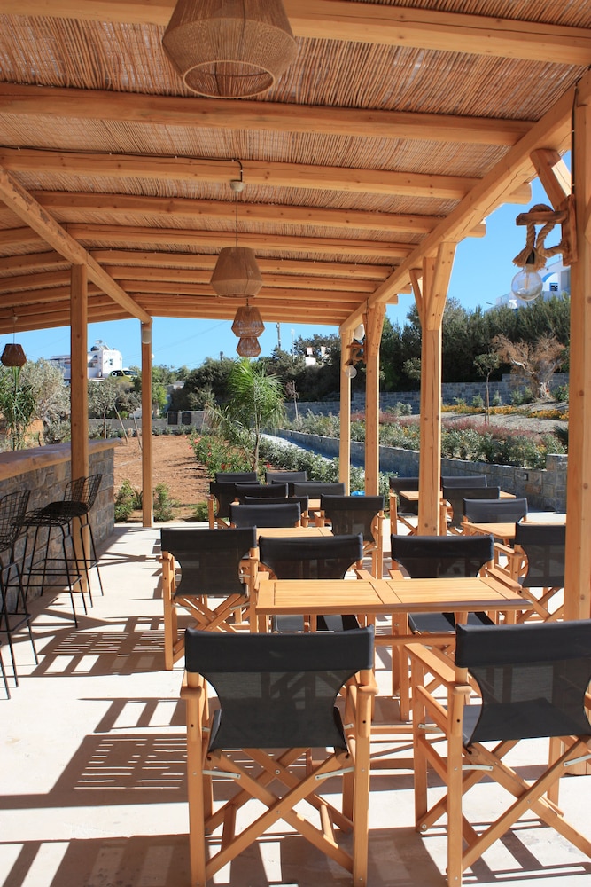 Helios Beach Hotel & Bungalows 38/48