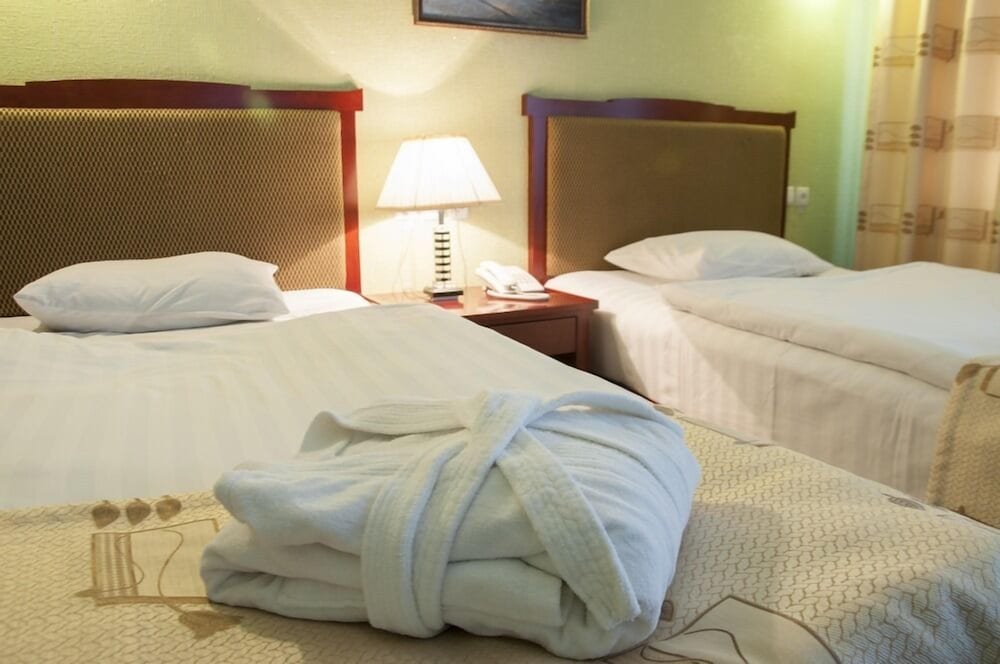 Golden Valley Hotel 13/30