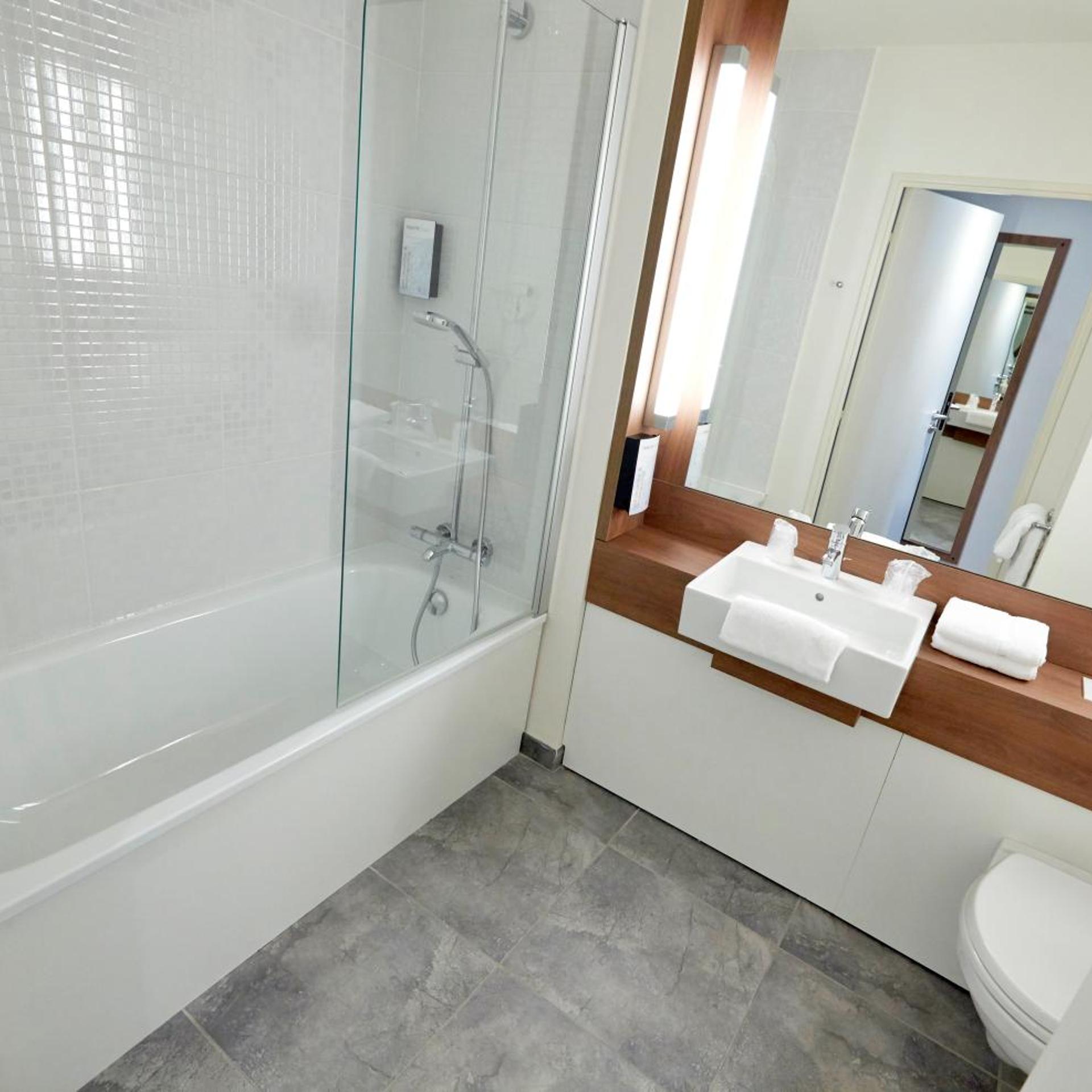 Next Generation, Double Bed، CAMPANILE GUERET 9/10