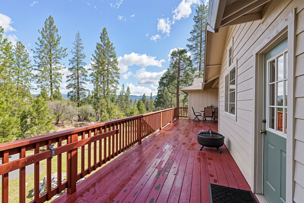 Star of the Mountain - The Star of Your Vacation by Yosemite Region Resorts 31/35