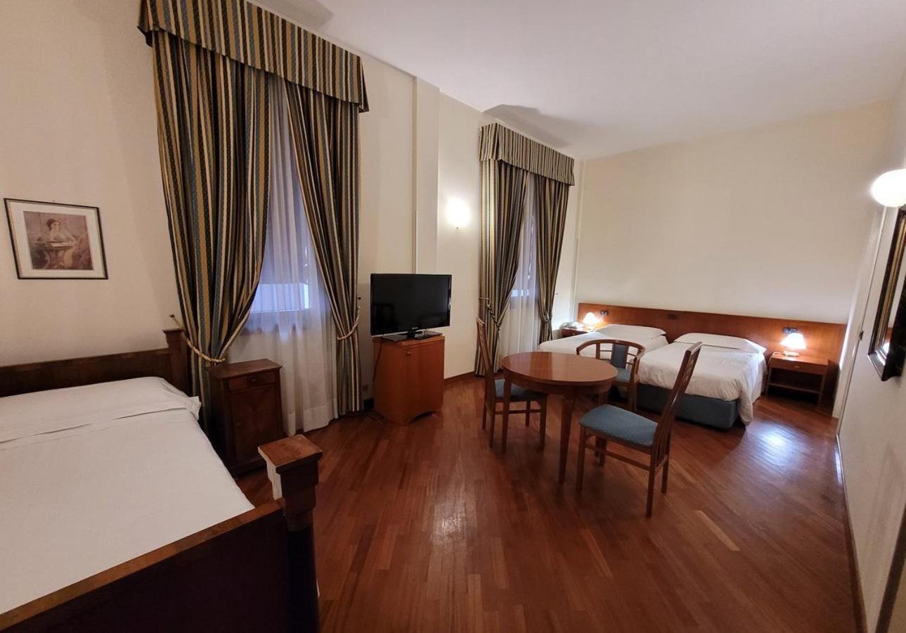 Executive, Triple, 1 Queen and 1 Single Bed