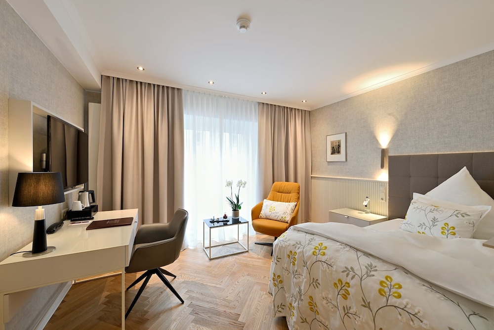 SUPERIOR, SINGLE, SINGLE BED