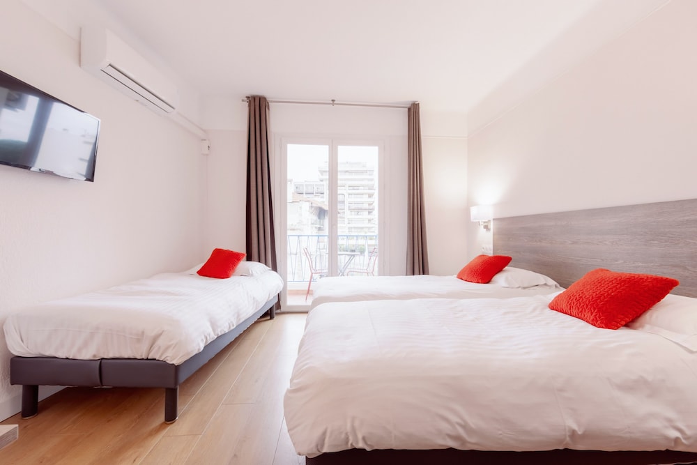 Hotel Courbet 12/60