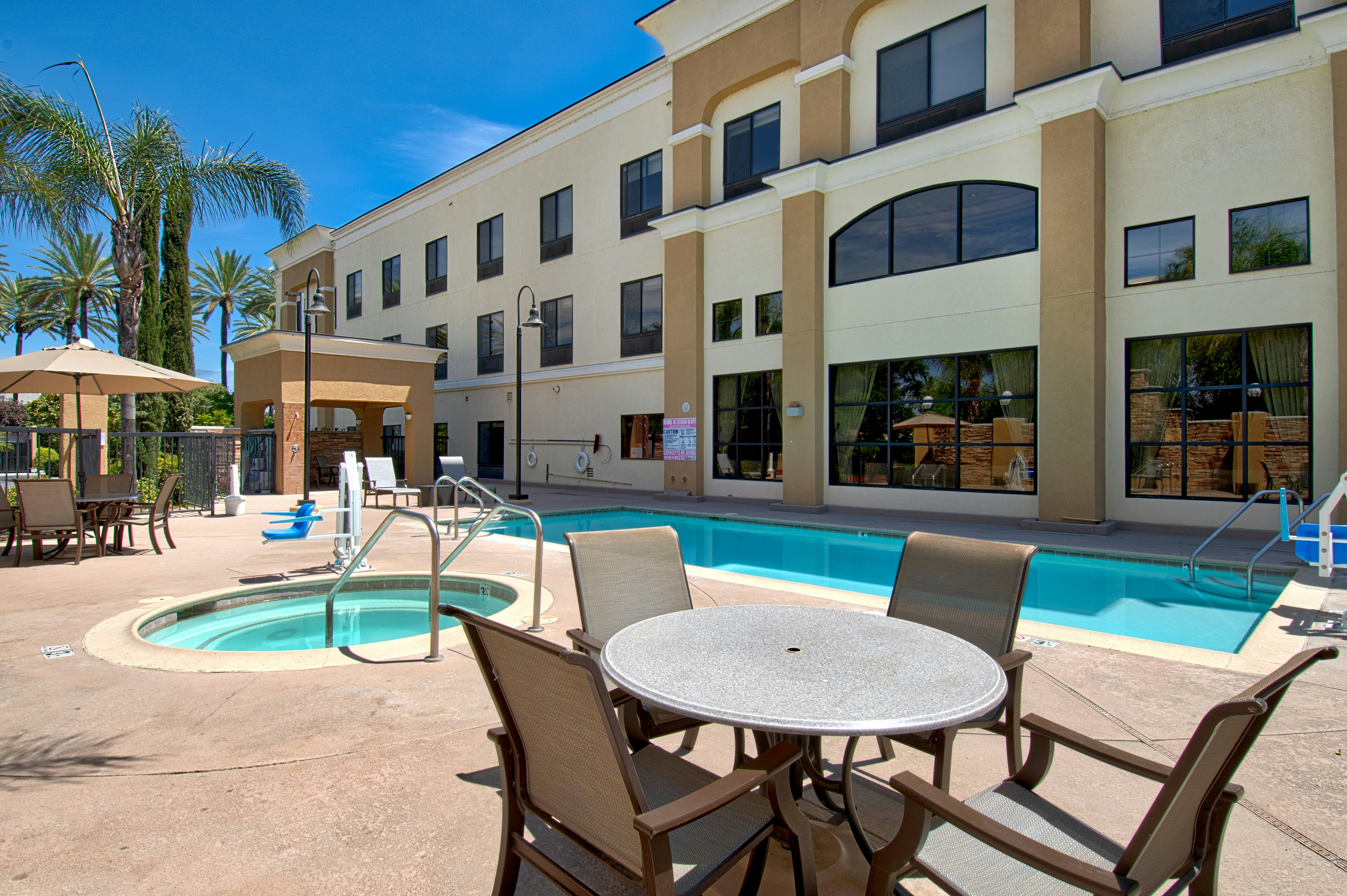 Hampton Inn and Suites Hemet 43/43
