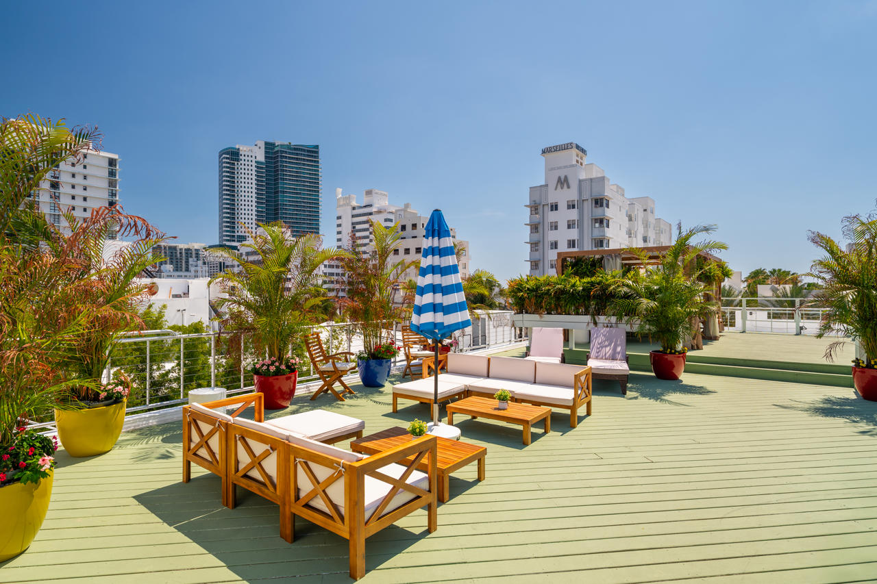 Catalina Hotel & Beach Club 57/70