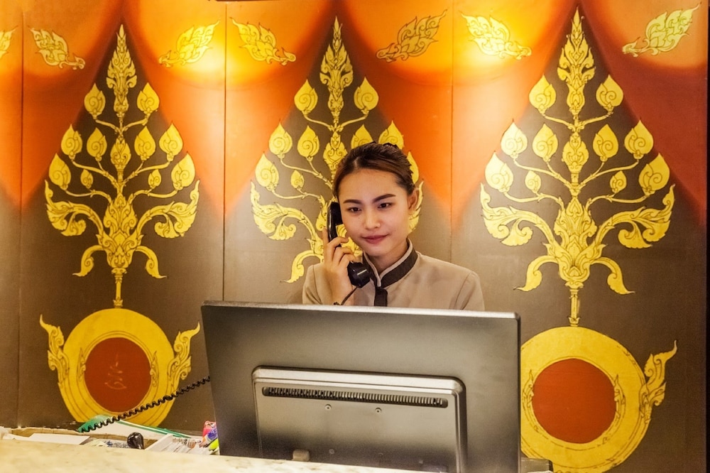 Bangkok Palace Hotel 11/75