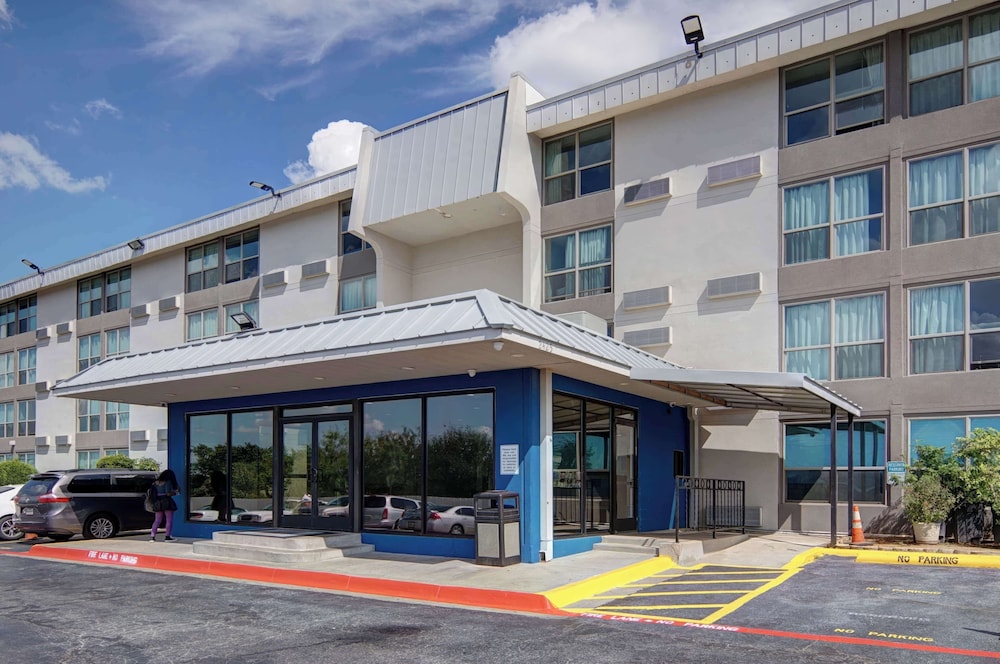Motel6 Fort Worth, TX - Downtown East secondary