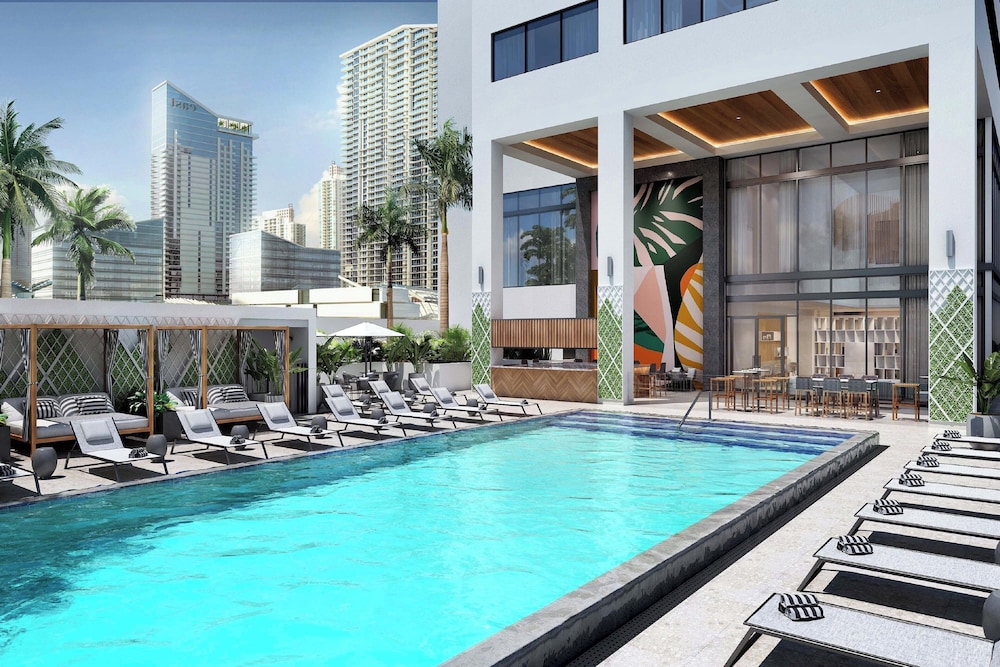 Element Miami Brickell 38/40