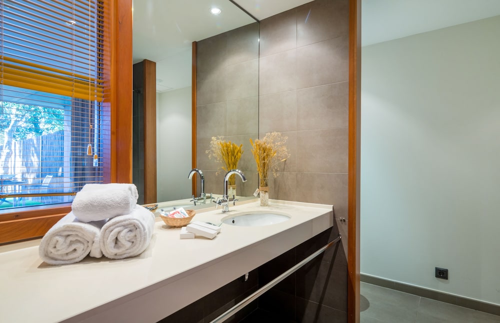Hotel Restaurant Spa Mas Ses Vinyes 49/50