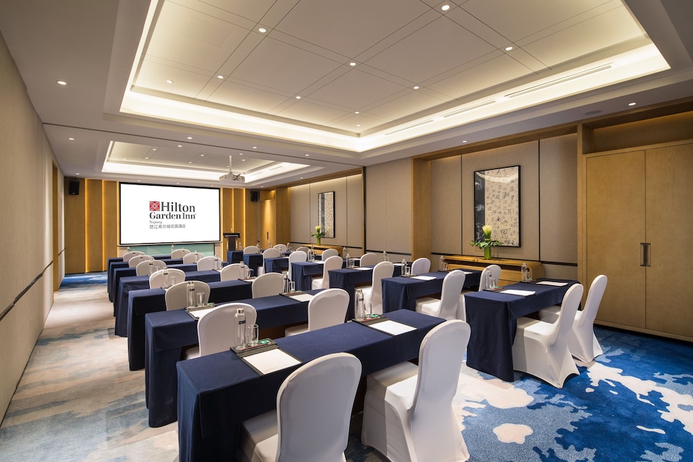 Hilton Garden Inn Nujiang 27/27